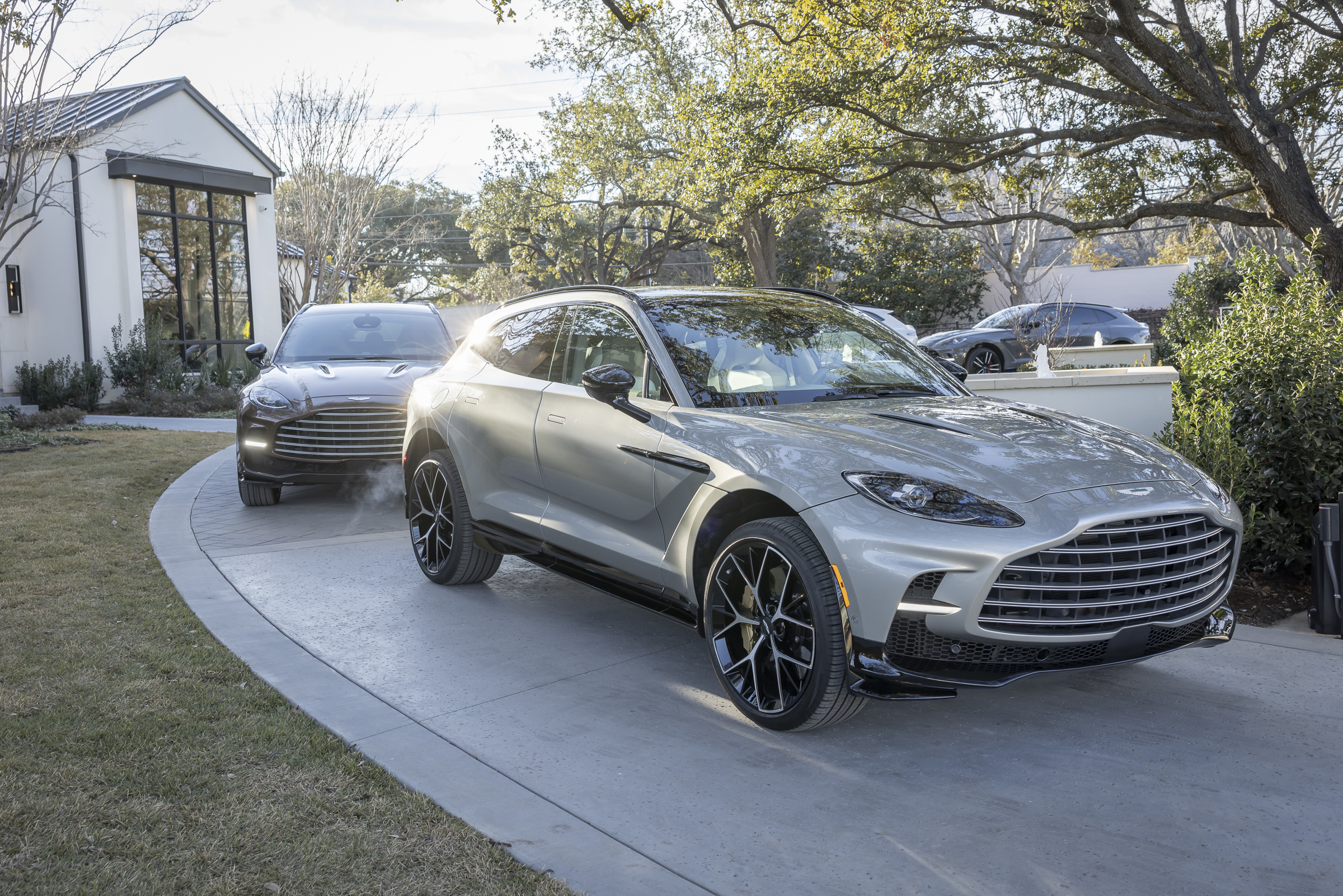 Exclusive Event - Aston Martin DBX707: Look Again